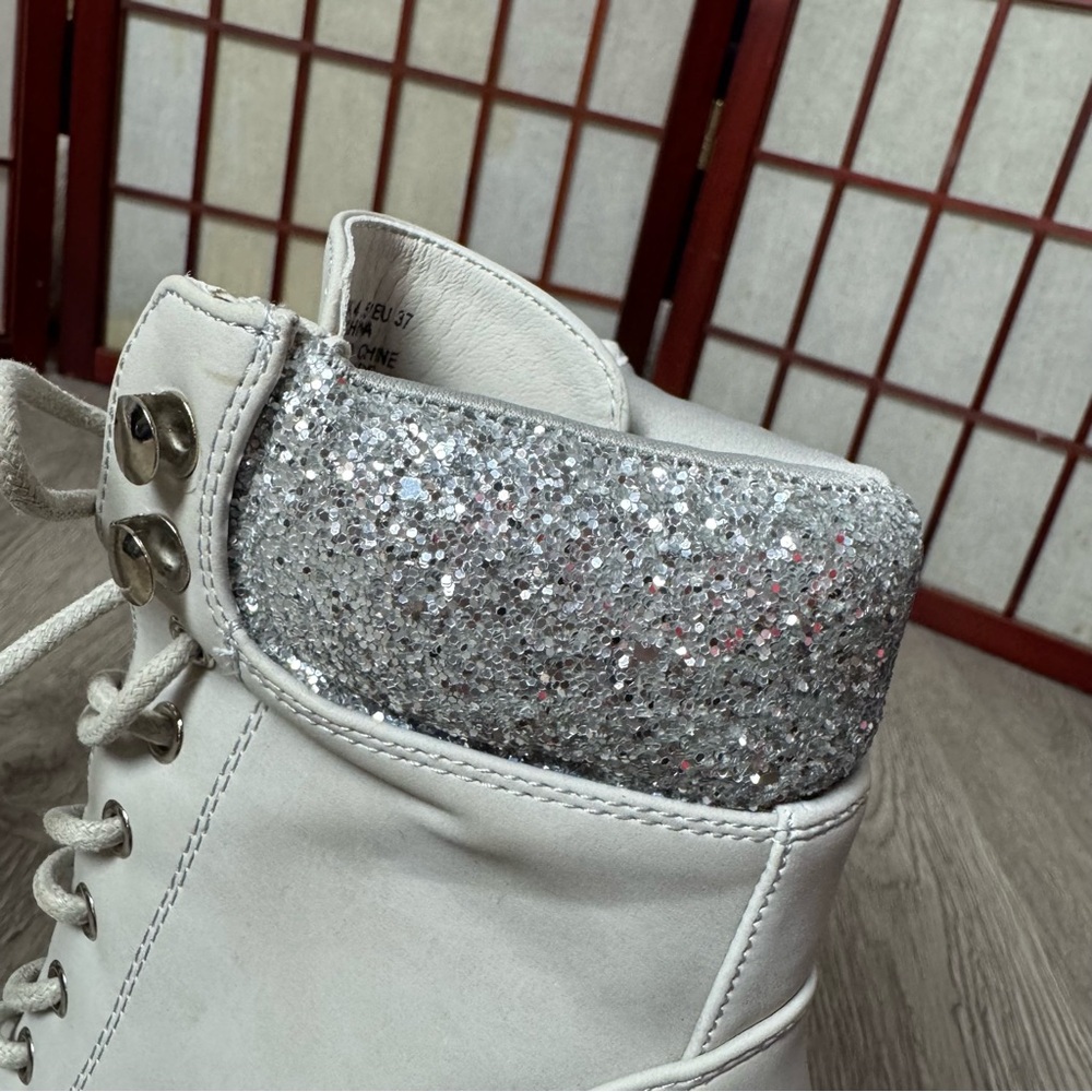 NEW in BOX Glitter Accent Chinky Heel Lace-Up Ankle Boots Sz 9 - Picture 3 of 9
